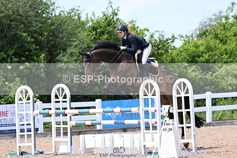 240619A-141046-00442 - Cls 4 Snr Newcomers and 1.10m Open