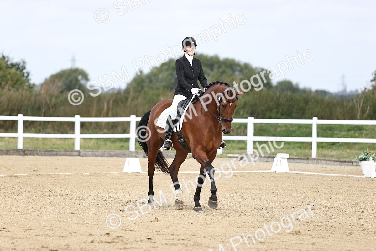 SBM_016151 - Class 14 - Novice 23 - 10.29-11.32