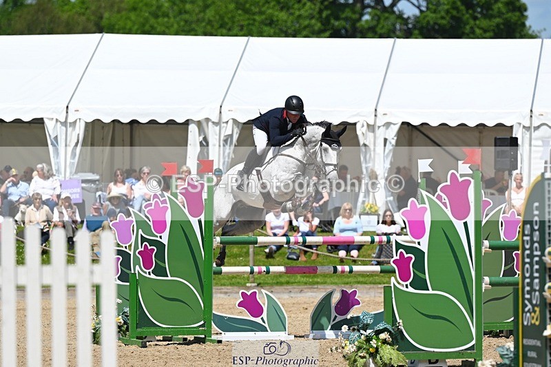240525-133231-15406 - 433-EN_TARO_DES_VERNIER-Oliver_Townend