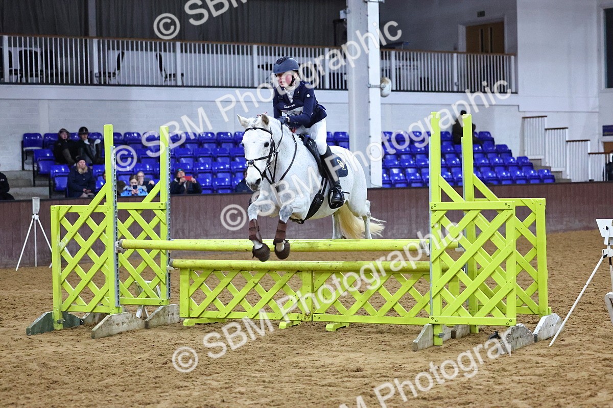 SBM_002777 - Class 6 - Holly & Ivy Stakes - 90cm