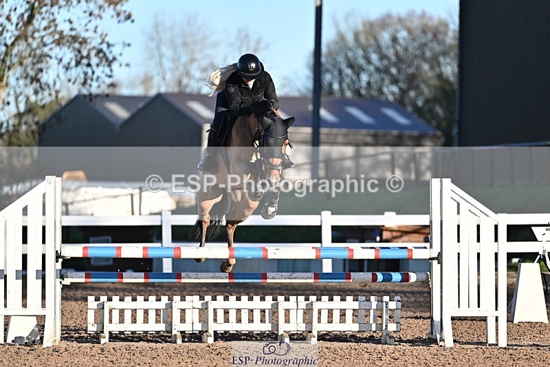 251203-095635-00042 - Cls 1 British Novice and 90cm Open