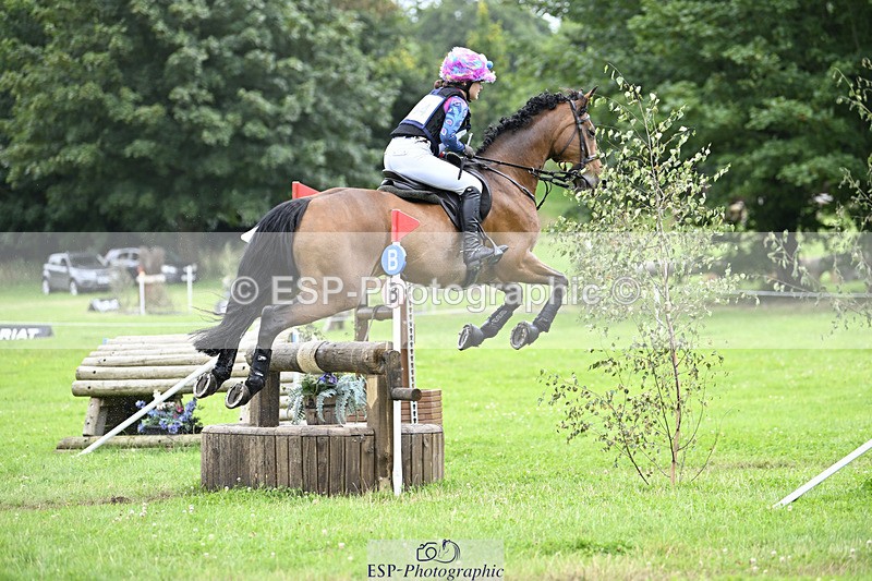 240804-131441-13985 - 464-Tichy_Sanders-SPARHANGER_VELVET