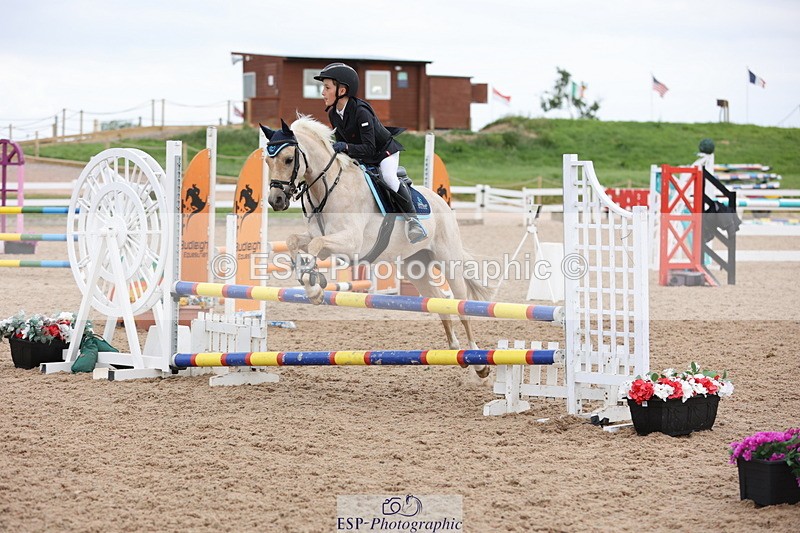 240630A-181535-16354 - Cls 28 Stepping Stones 128cm + 138cm