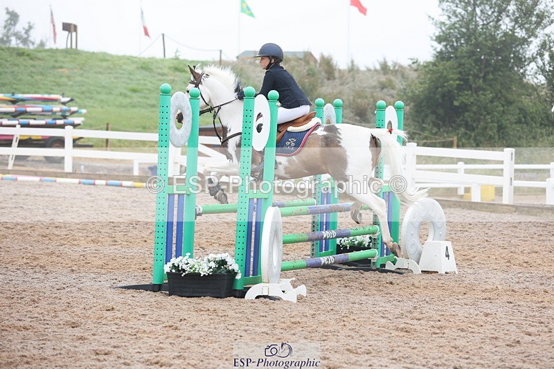 240630A-100221-11700 - Cls 30 British Novice and 80cm Open