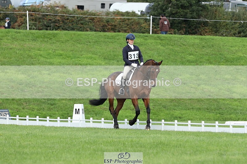 251023A-112127-03296 - D-312-Laura.Sharpe