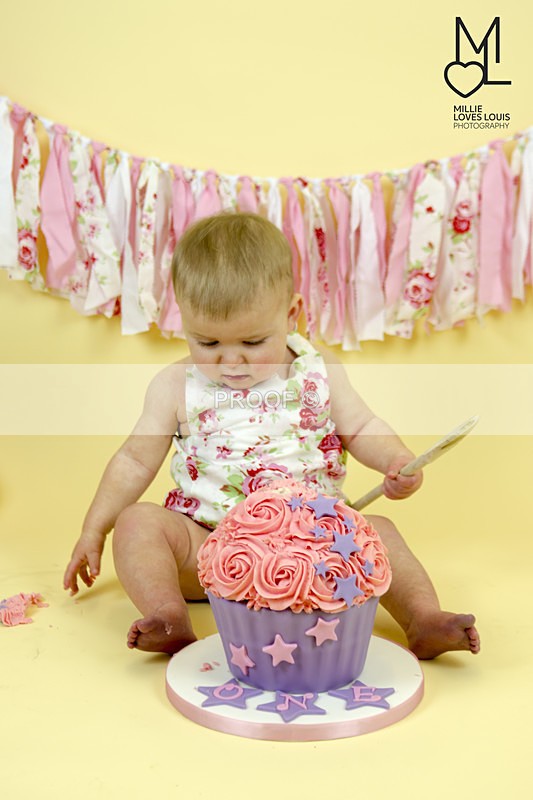 Alyssaa Cakesmash Millie Loves Louis Photography 13 - Cake Smash Celebrations