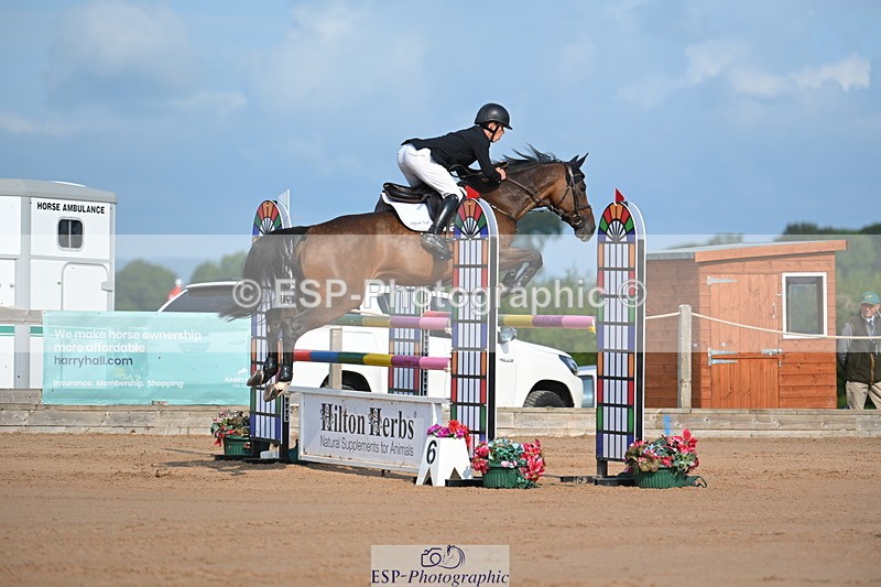 230721A-091003-04880 - Cls 2, 2 Star Small 1.30m