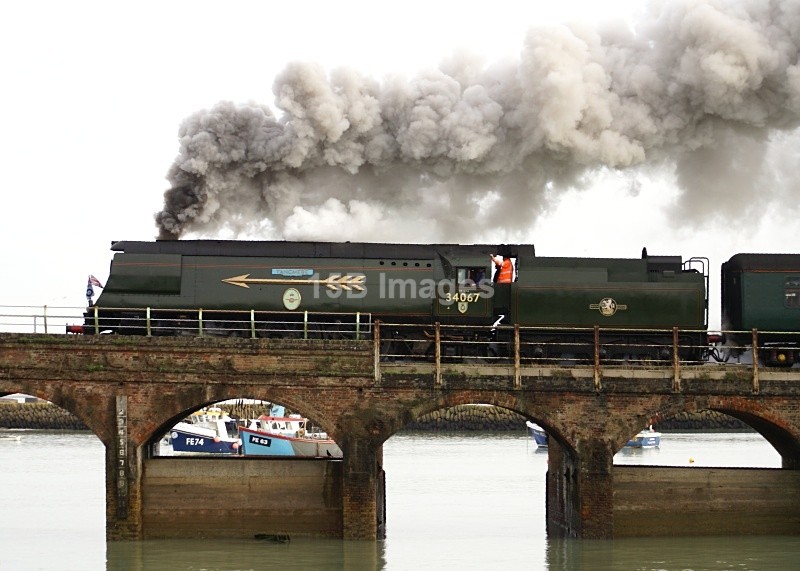 T1016 - Trains
