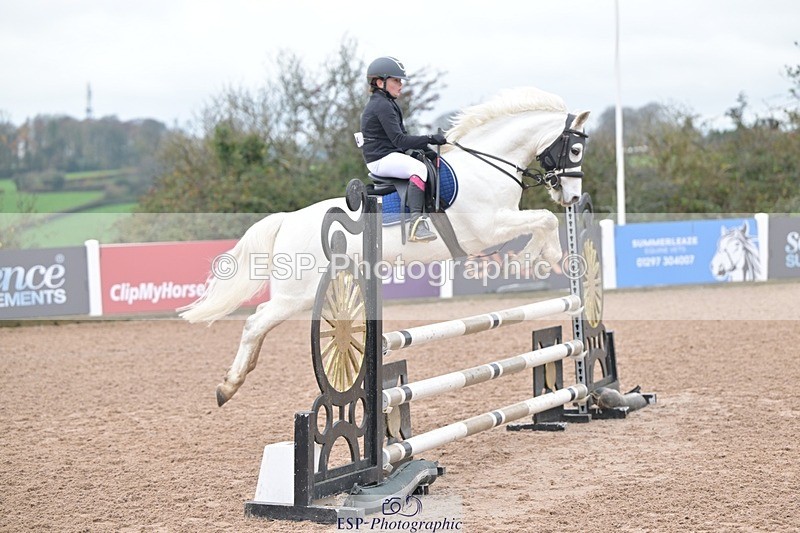 251116-113900-01266 - Cls 5 Pony Discovery and 90cm Open