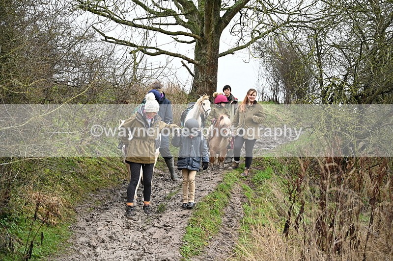 WJ7_9586 - Walk out..