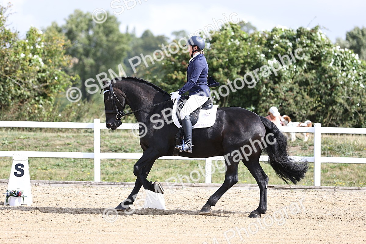 SBM_016101 - Class 14 - Novice 23 - 10.29-11.32