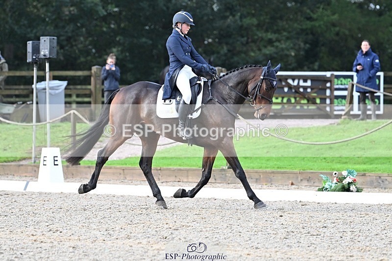 231019-100342-01328 - 030-MONBEG.SHELBY-Kat.Raybould-DR