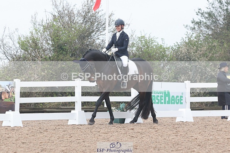 250404-095110-04617 - 083+087-ellie.romanello+Jenny.Lo-vel