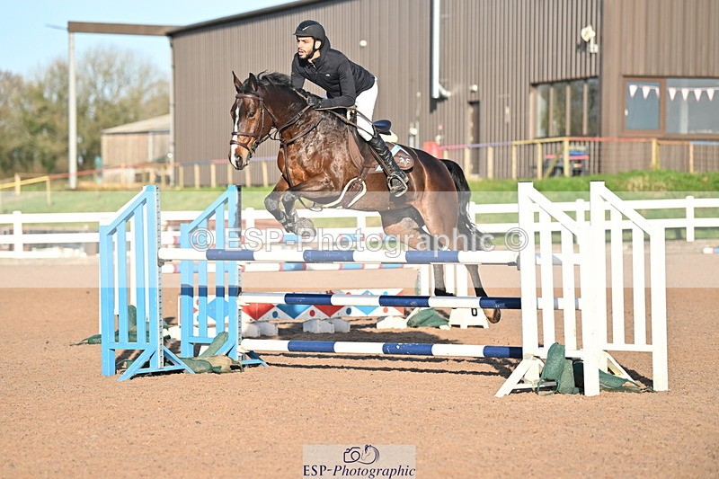 231210A-132319-02568 - Cls 20 Newcomers & 1.10m Open