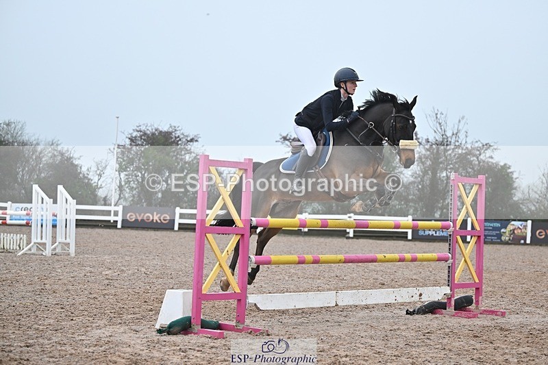 251115-123703-01019 - Cls 10 Pony Foxhunter and 1.10m Open