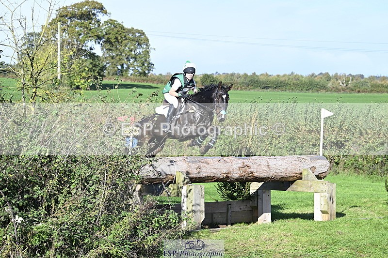 251024A-111014-07349 - A-012-Beth.Hobden