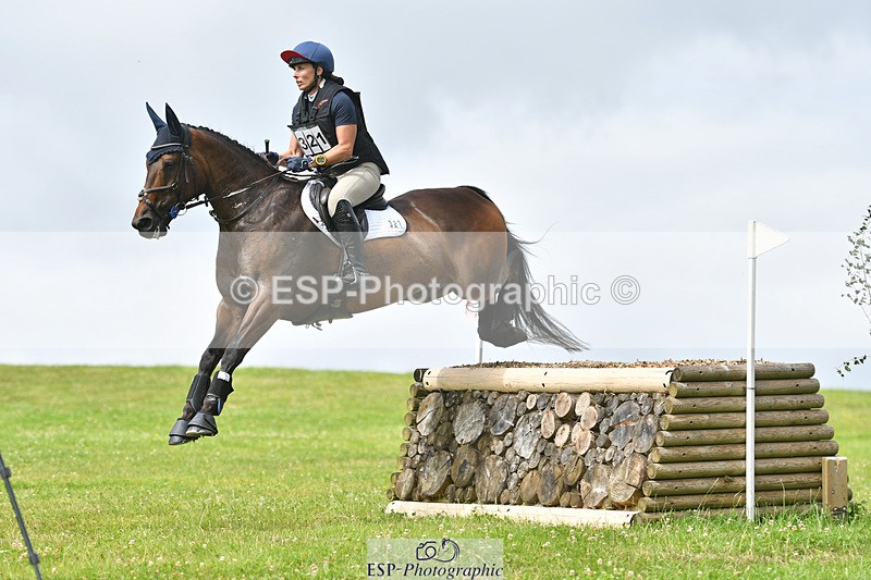 240804-120902-12452 - 321-Samantha_Lewis-KNOCKRIGG_BRONCO