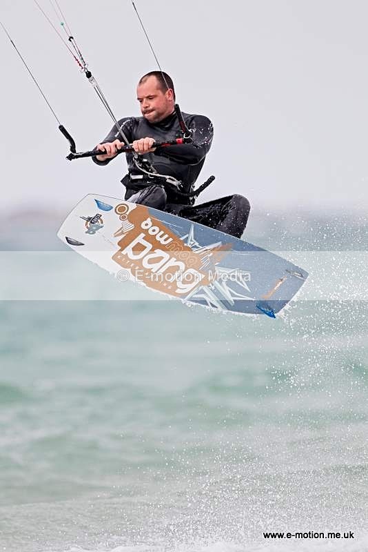 KS 020510-1 - Kite Surfing