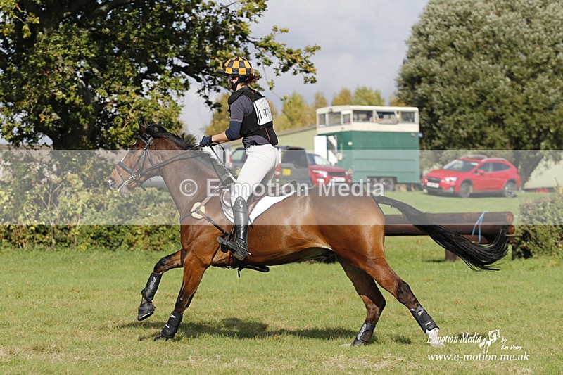  WWHT 171021 3193 - Intermediate (0.90m)  17/10/21