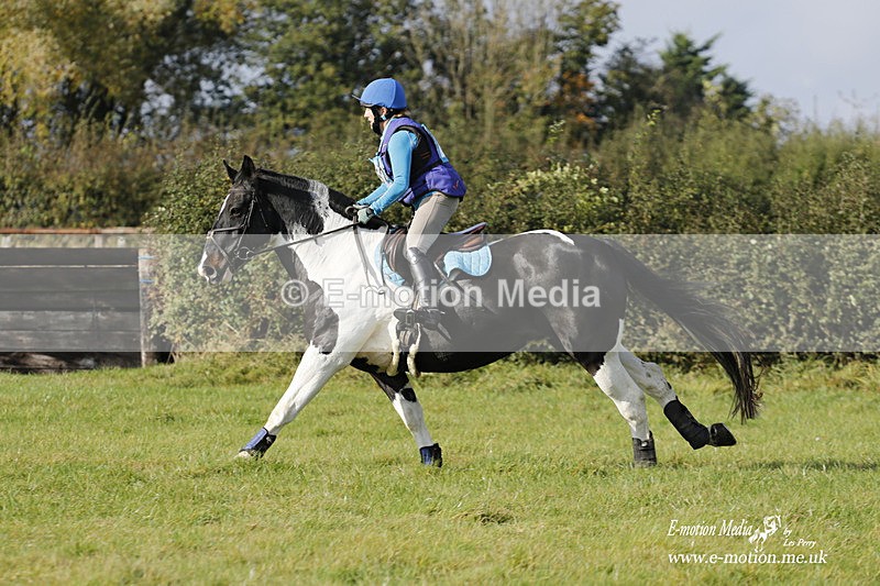  WWHT 171021 3861 - Open (1.00m)  17/10/21