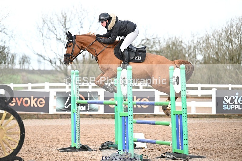 251206-133914-01151 - Cls 13 Snr Foxhunter and 1.20m