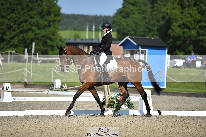 230525-093147-01616 - 306-JELSON-Lucy_Collecott-WEDTrotUp+DR