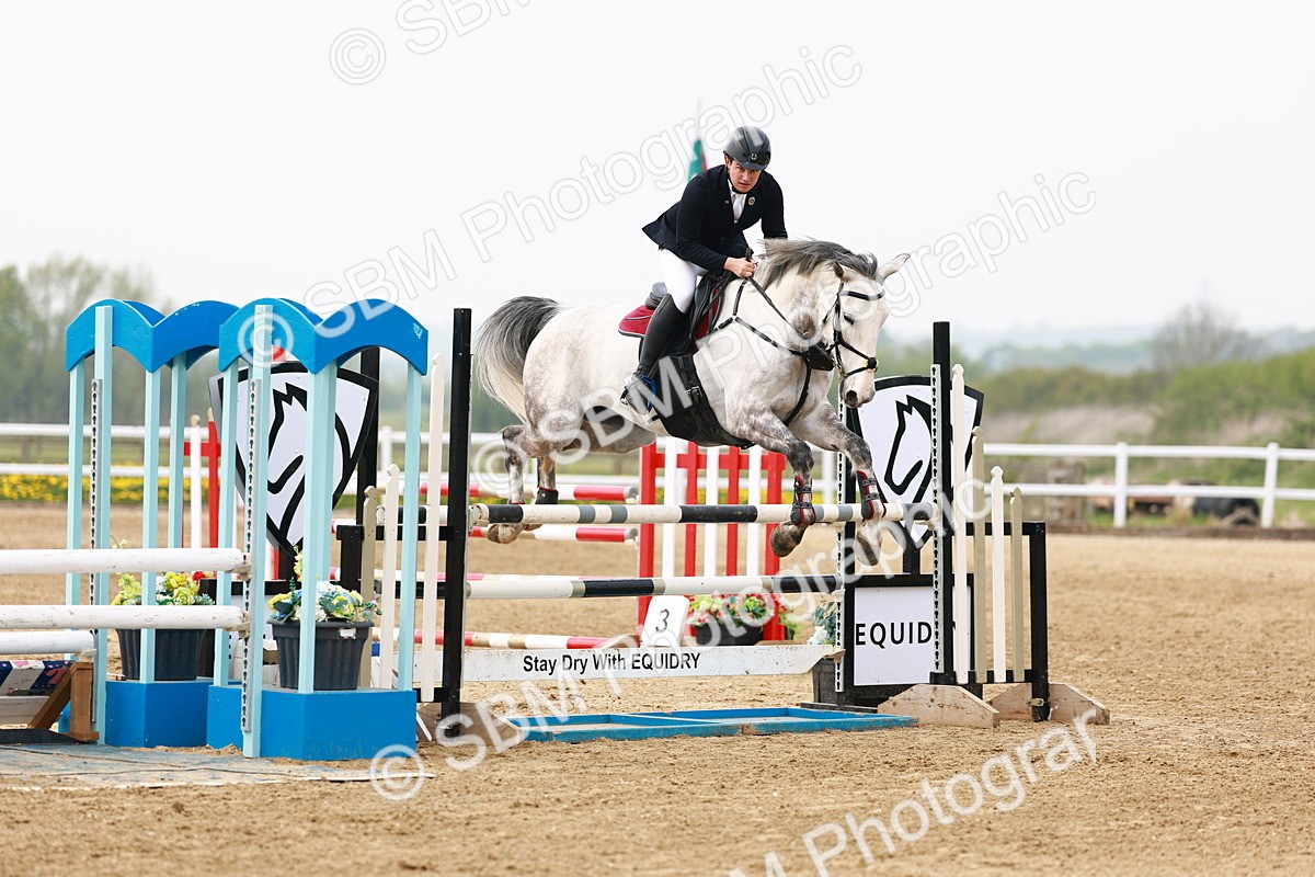  - Class 18 - Senior Newcomers - 1.10m