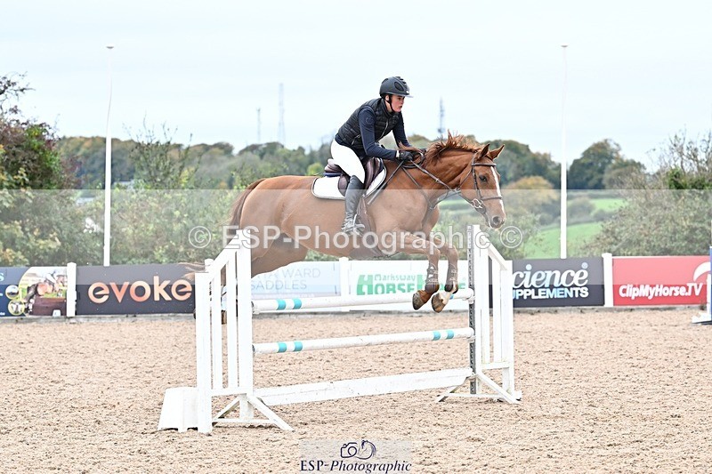 251015-131555-00525 - Cls 4 Newcomers and 1.10m Open