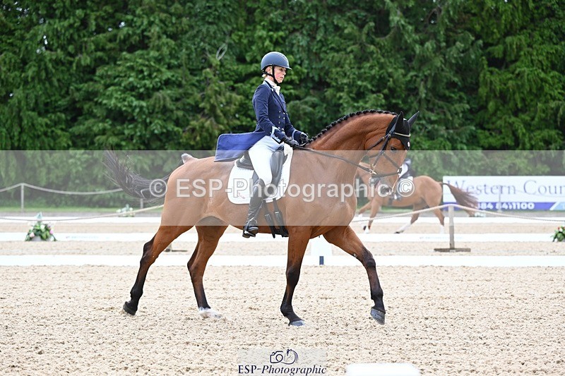 240524-090347-07652 - 501-BRUNO_FG-Edie_Campbell