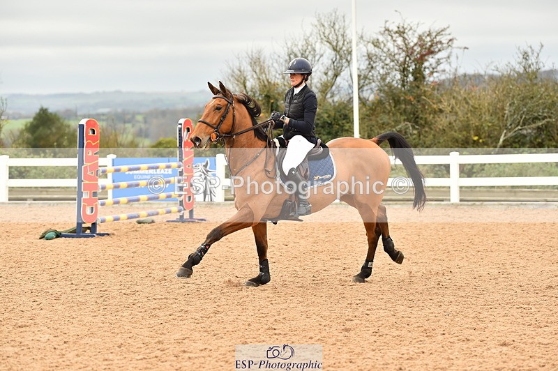 231122A-125640-00379 - Cls 4 Newcomers & 1.10m Open