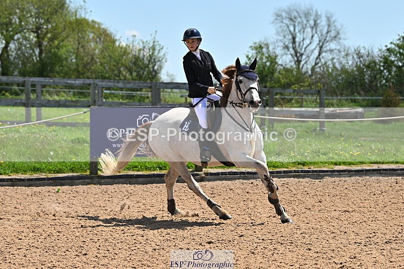 240504A-125302-01663 - Cls 4 Blue Chip Pony Newcomers & 1m Open