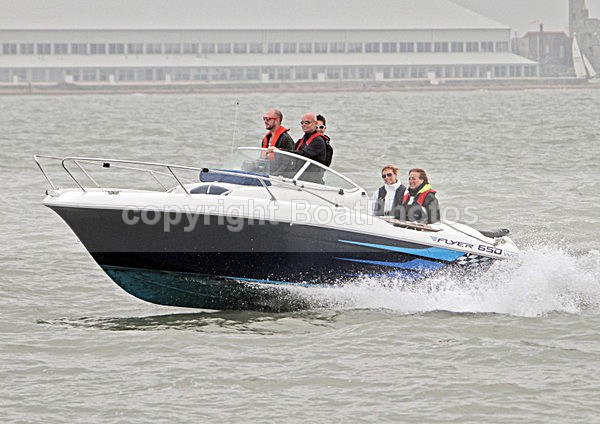 101009 BENETEAU FLYER 650 IMG_8823 - Motorboats - Open
