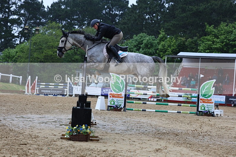 3E7A7587 - Class 9: Senior 1.30m open
