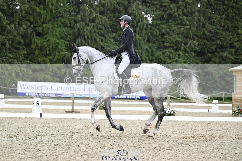 000101-215609-04498 - 404-DEERPAIRC_REVELRY-Max_Warburton