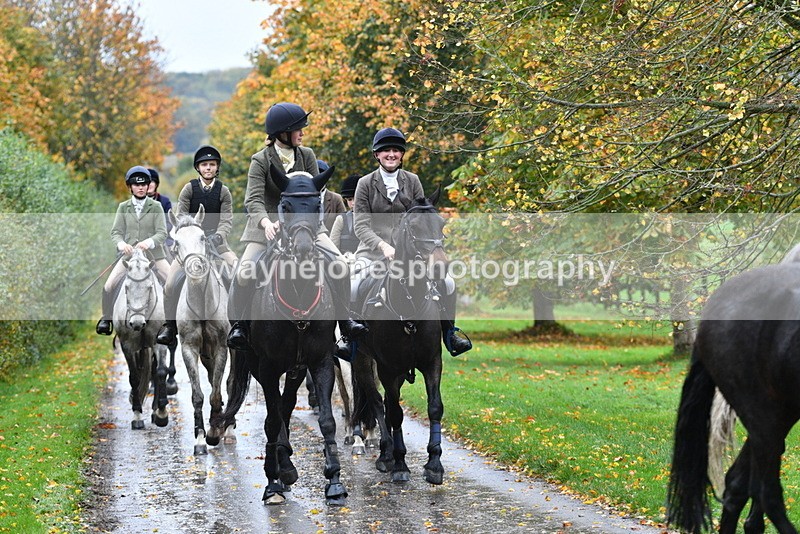 WJ5_6351 - B&B walk back for Hunt Tea !