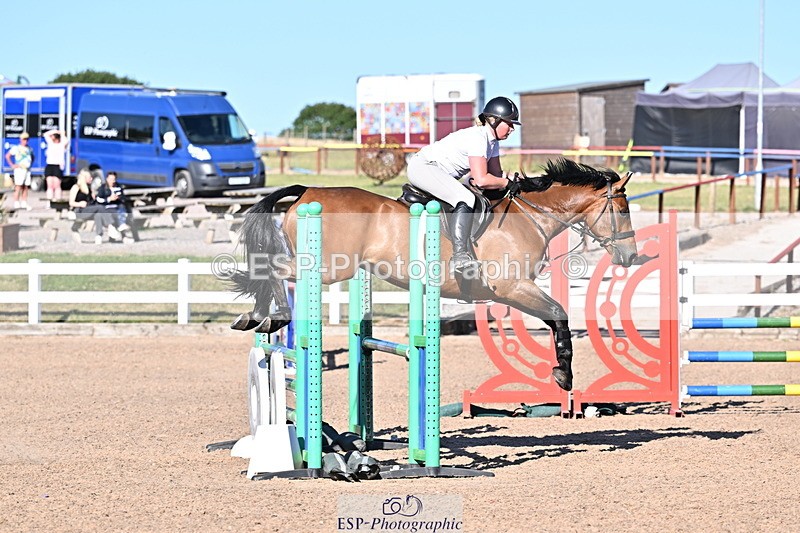 250708A-181740-00464 - 90cm Classes