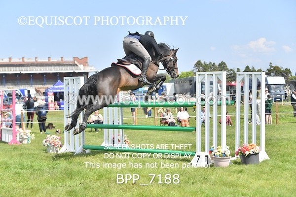 BPP_7188 - CLASS 3 Andrew Hamilton Coach, RHS Foxhunter Championship Qualifier