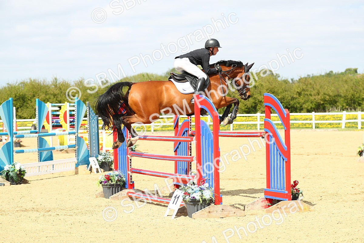 SBM_001375 - Class 5 - Senior Foxhunter 1.20m