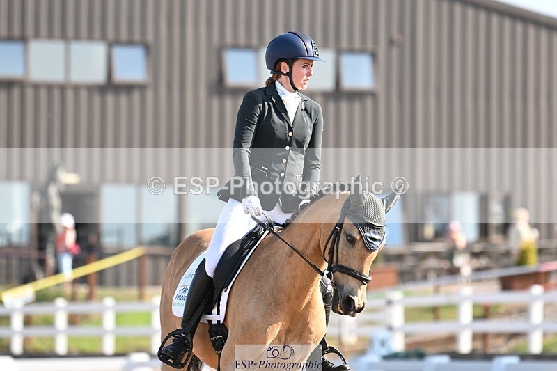 250816-094355-02957 - 065-Nicky.TurriffMyshall.Robby