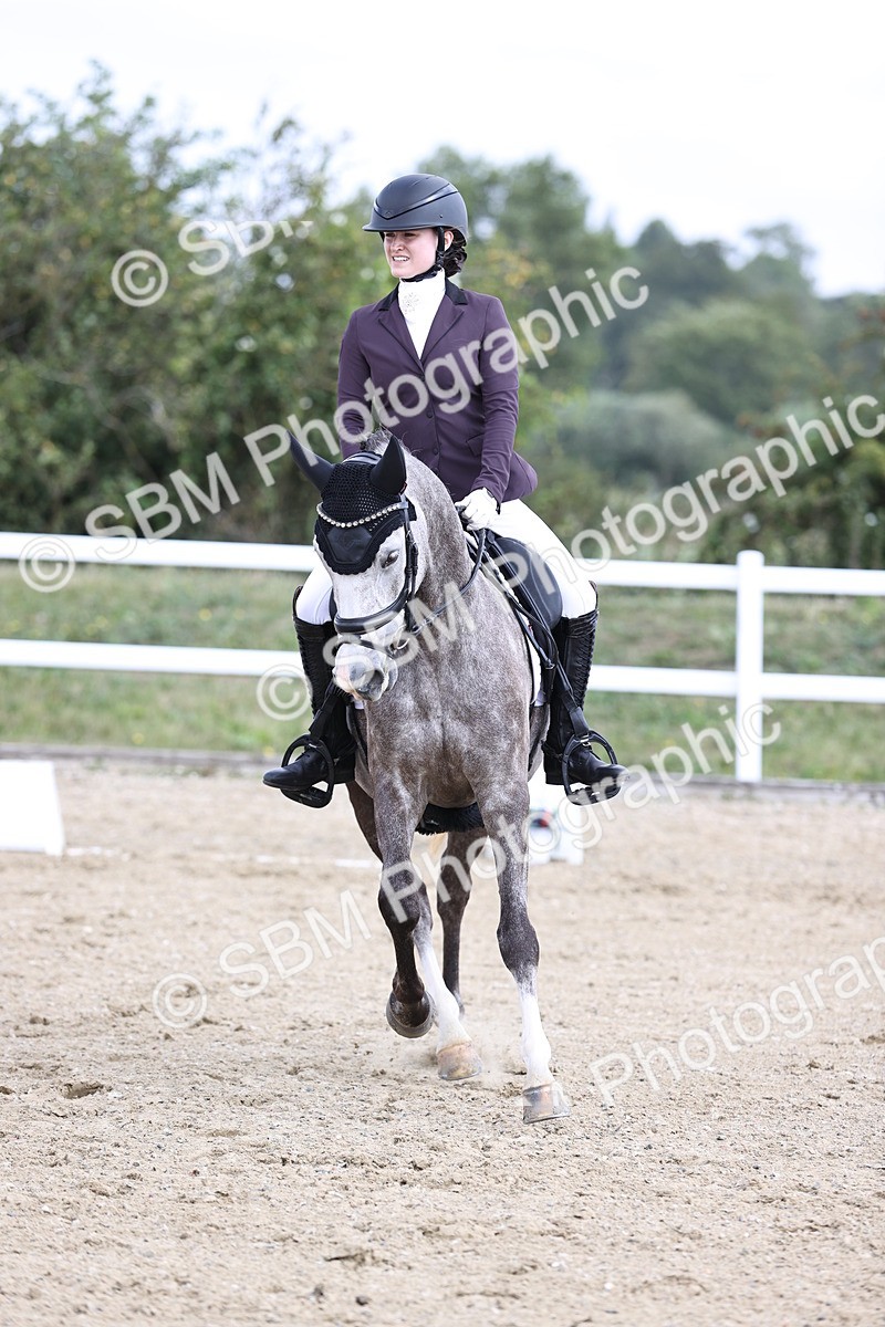 SBM_016262 - Class 14 - Novice 23 - 10.29-11.32