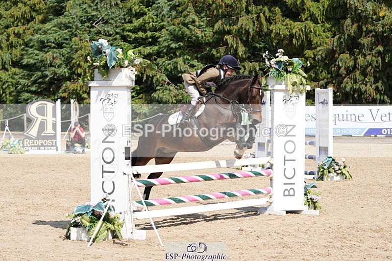 250824A-143403-38395 - 2112-India.Read-Miss.Lady.Luck