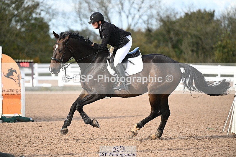 241023A-150826-01116 - Cls 5 Foxhunter and 1.20m Open