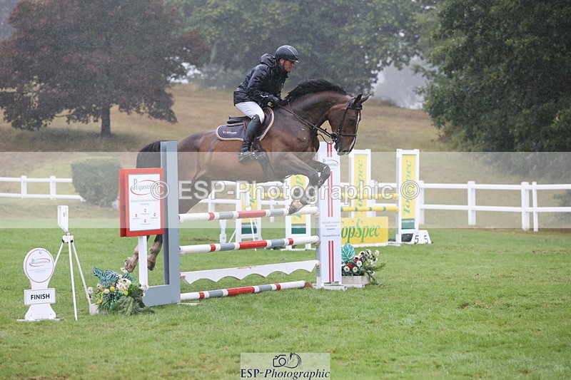 250830A-140909-06893 - Cls 16 Snr Newcomers and 1.10m Open