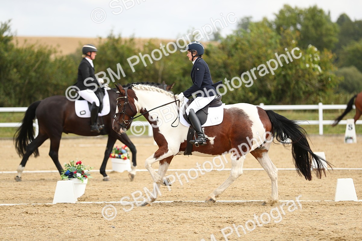 SBM_015689 - Class 13 - Novice 23 - 9.54-11.04
