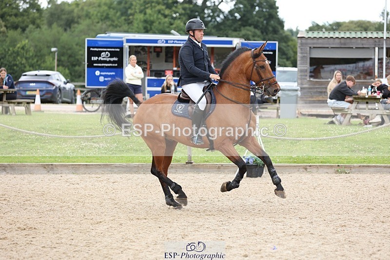 240711-151907-28856 - Cls 124 Foxhunter