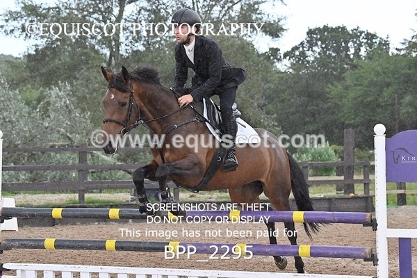 BPP_2295 - CLASS 4  FRI Senior Newcomers/ 1.10m Open