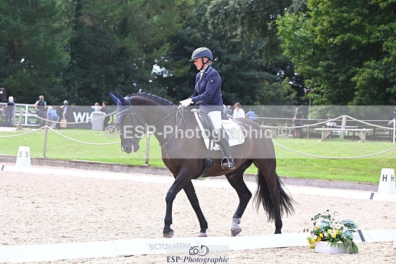 240809-134112-01614 - 230-Louise.Hutchinson-Shovern.Noire