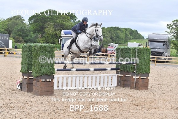 BPP_1688 - FRI CLASS 4 Senior Newcomers/ 1.10m Open