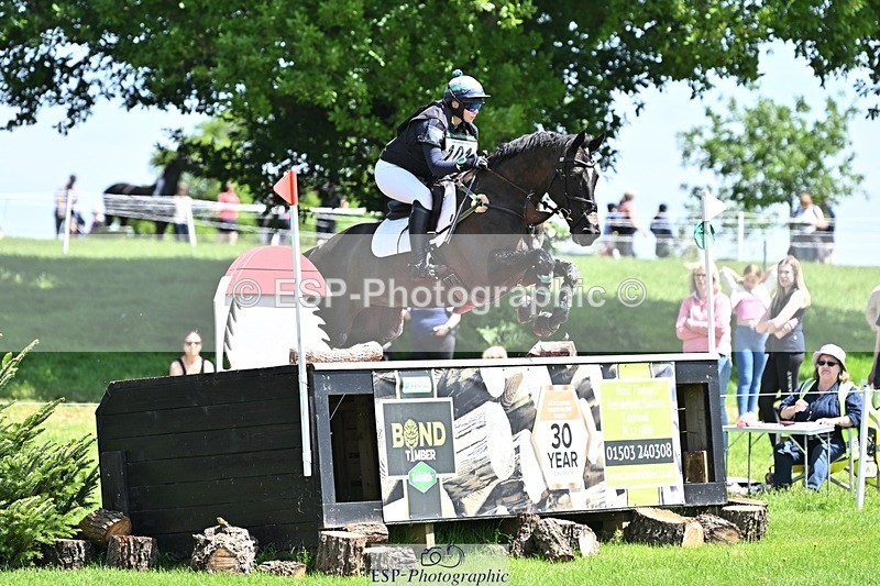 240525-124448-14193 - 101-MORELANDS_CASANOVA-Daisy_Bathe