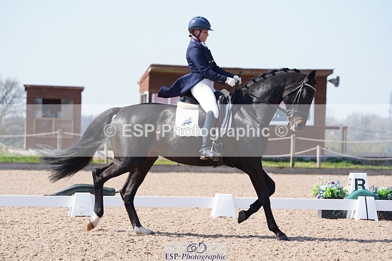 250404-133142-06199 - 003-Abbie.Newbury-Seagry.Firstamour